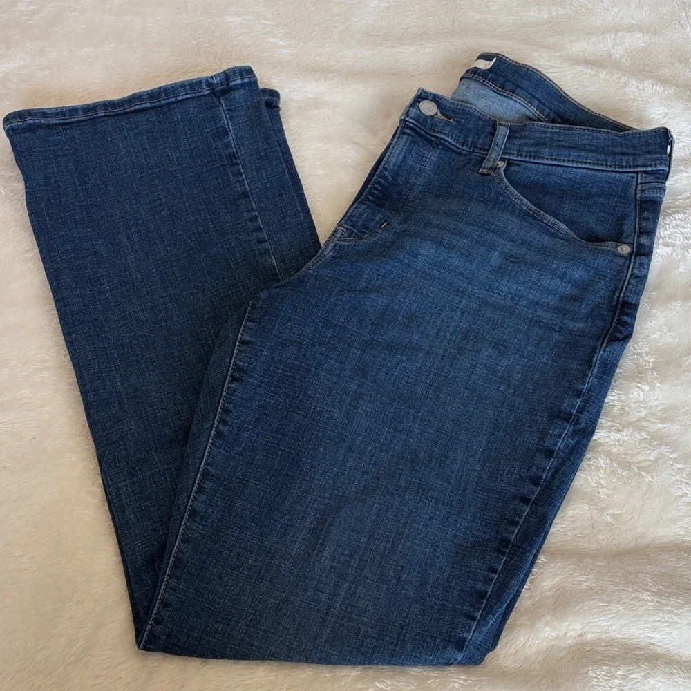 Levi's Women's Classic Bootcut Jeans | Medium Wash | Size 14